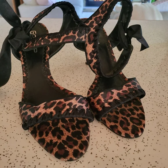 Leopard Shoes - Picture 1 of 2